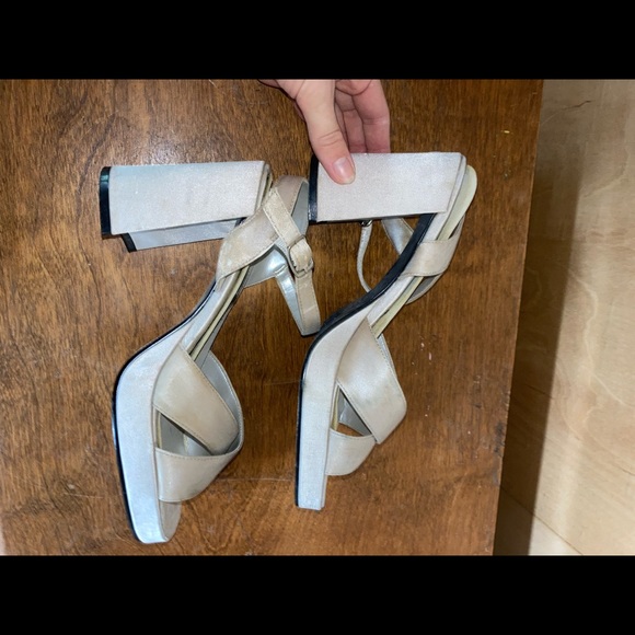 Vintage 2000’s Shimmer Heel - Picture 3 of 7